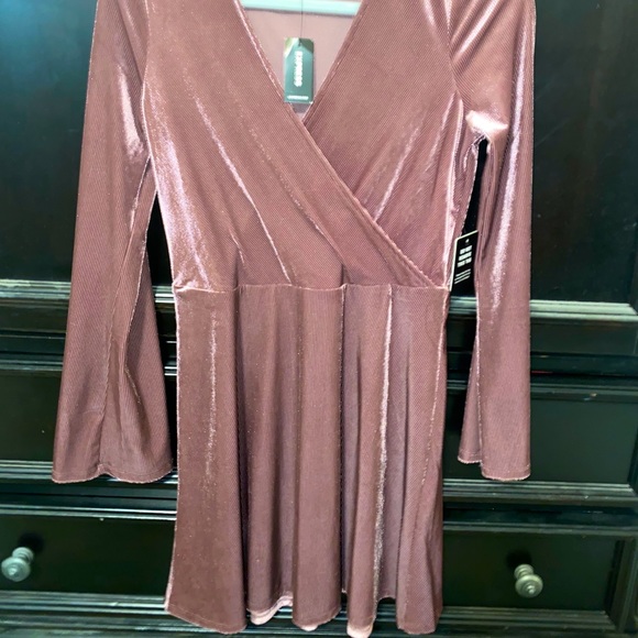 Express dress - Picture 4 of 5